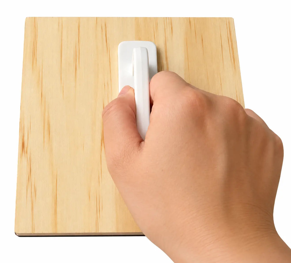 Step 2: Press Evenly ，Press straight down with even pressure.
